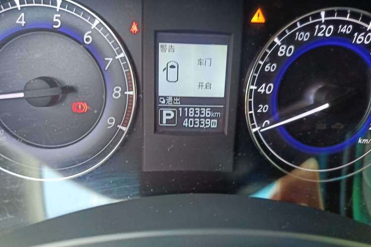 Used Infiniti QX50 2015 2.5L Comfort Edition Odometer Close Up