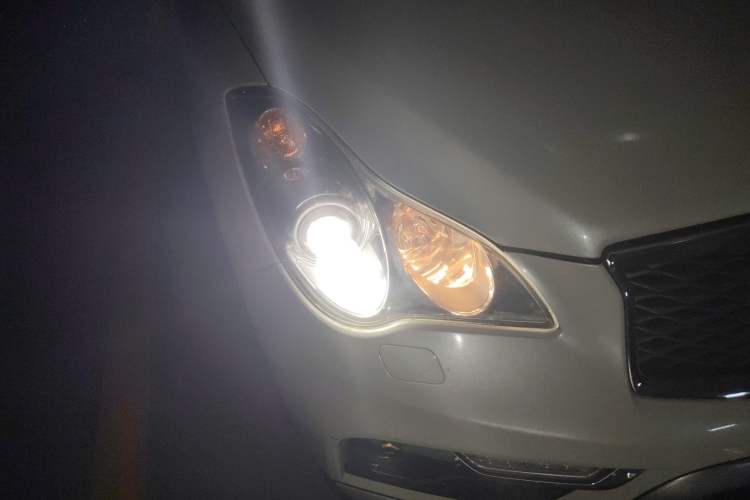 Used Infiniti QX50 2015 2.5L Comfort Edition Right Front Headlight