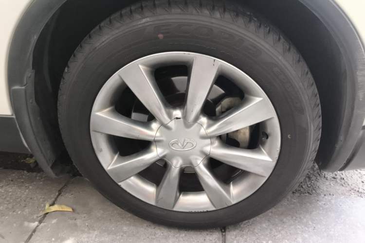 Used Infiniti QX50 2015 2.5L Enjoyment Edition Right Front Wheel Hub