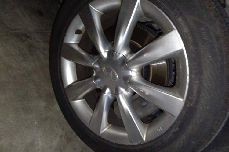 Used Infiniti QX50 2015 2.5L Enjoyment Edition Right Front Wheel Hub