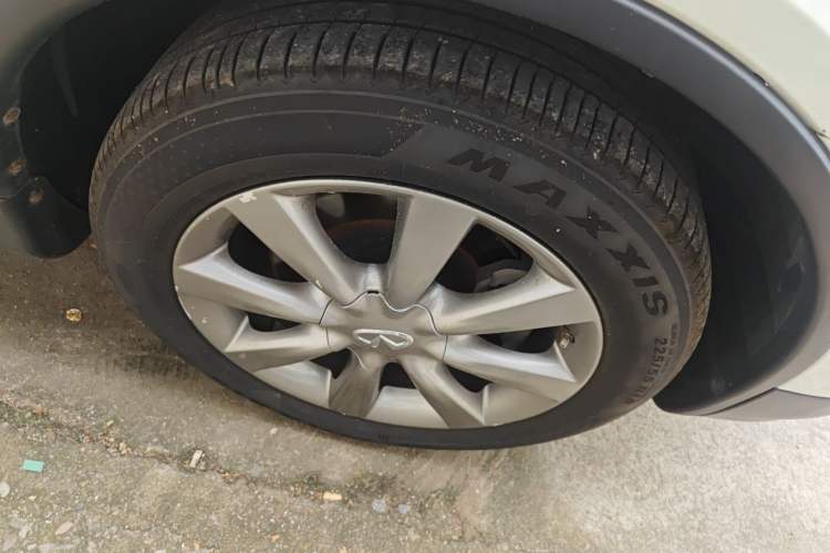 Used Infiniti QX50 2015 2.5L Comfort Edition Right Front Wheel Hub