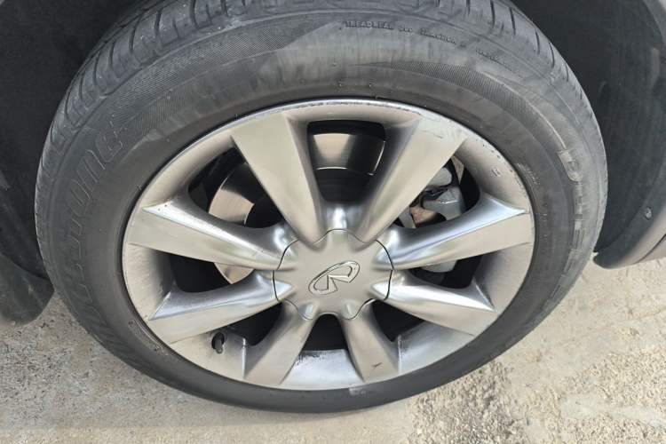 Used Infiniti QX50 2015 2.5L Enjoyment Edition Right Front Wheel Hub