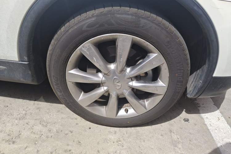 Used Infiniti QX50 2015 2.5L Enjoyment Edition Right Front Wheel Hub