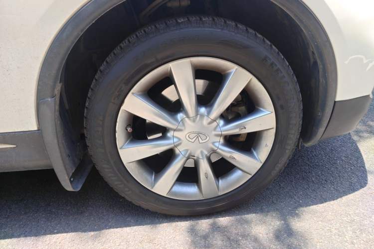 Used Infiniti QX50 2015 2.5L Enjoyment Edition Right Front Wheel Hub