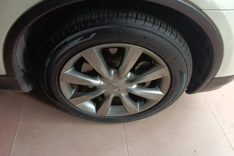 Used Infiniti QX50 2015 2.5L Enjoyment Edition Right Front Wheel Hub