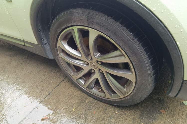 Used Infiniti QX50 2015 2.5L Luxury Edition Right Front Wheel Hub