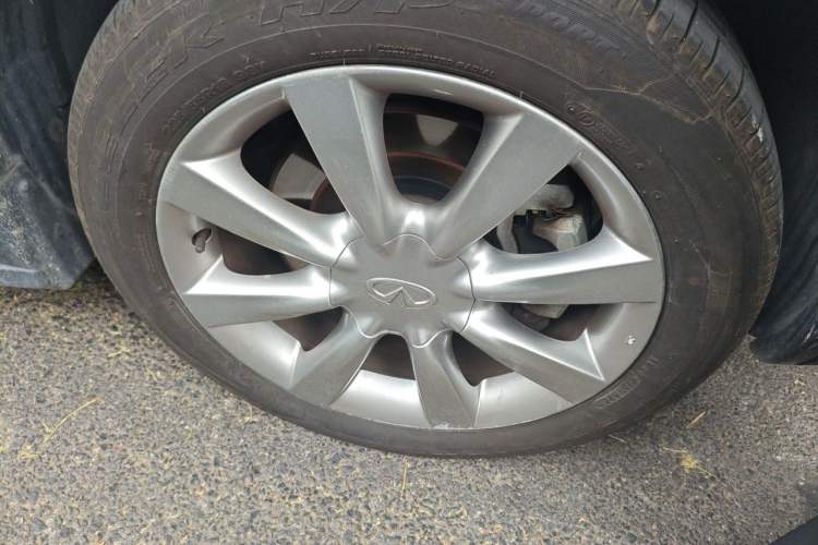 Used Infiniti QX50 2015 2.5L Enjoyment Edition Right Front Wheel Hub