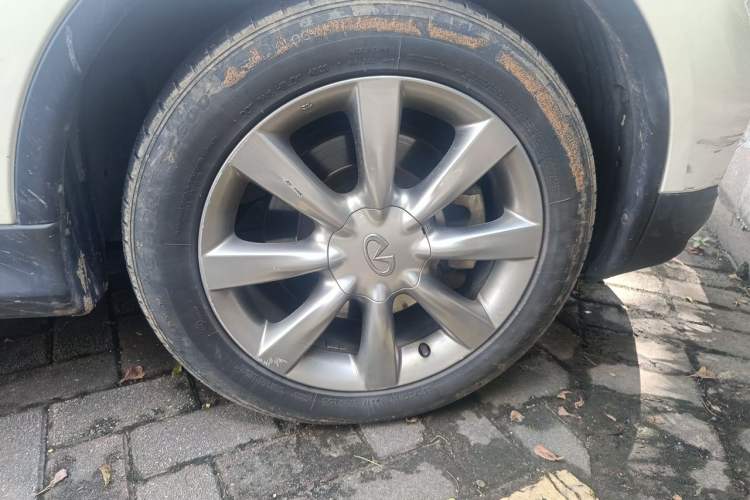 Used Infiniti QX50 2015 2.5L Comfort Edition Right Front Wheel Hub