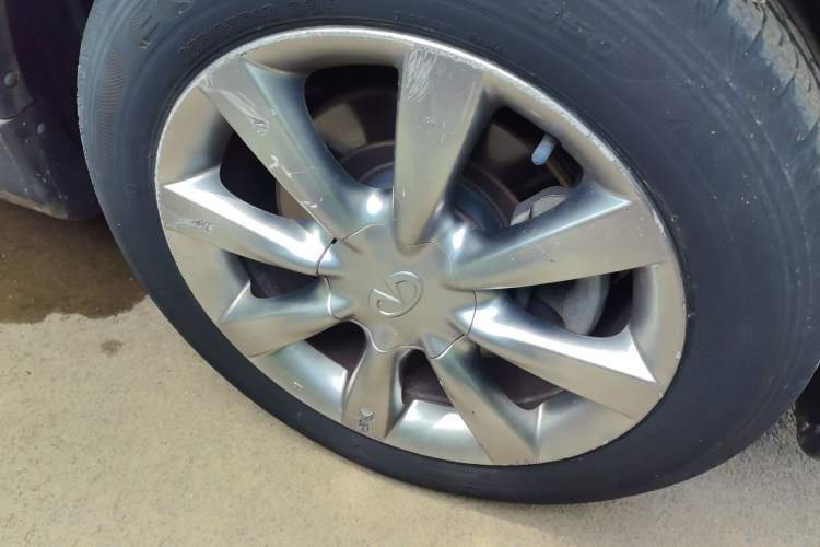 Used Infiniti QX50 2015 2.5L Enjoyment Edition Right Front Wheel Hub
