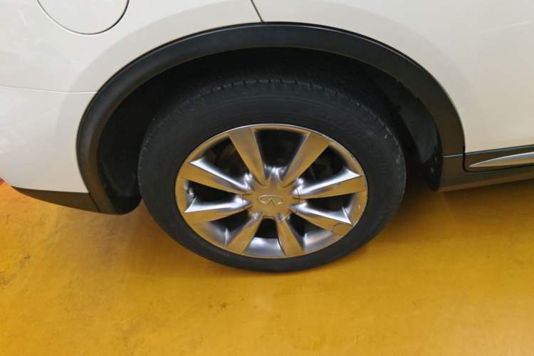 Used Infiniti QX50 2015 2.5L Enjoyment Edition Right Rear Wheel Hub