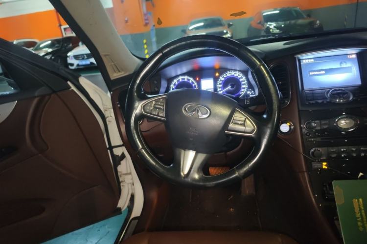 Used Infiniti QX50 2015 2.5L Luxury Edition Steering Wheel