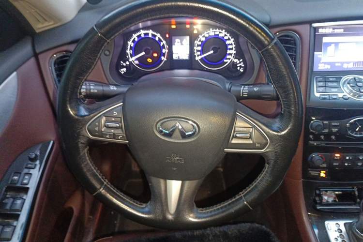 Used Infiniti QX50 2015 2.5L Enjoyment Edition Steering Wheel