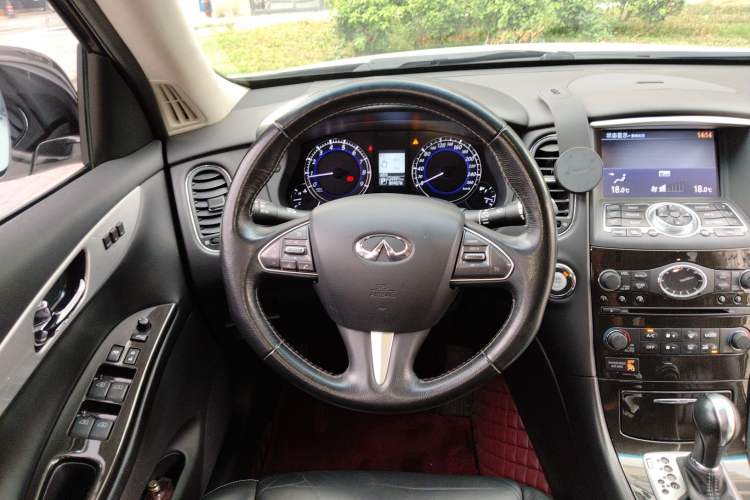 Used Infiniti QX50 2015 2.5L Luxury Edition Steering Wheel