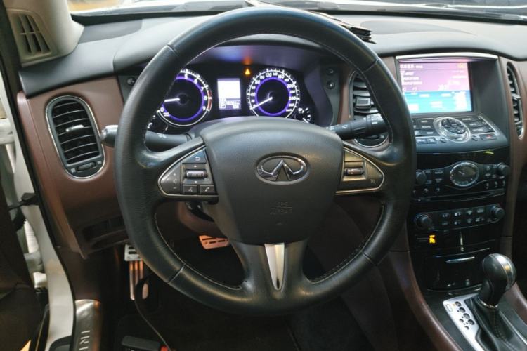 Used Infiniti QX50 2015 2.5L Enjoyment Edition Steering Wheel