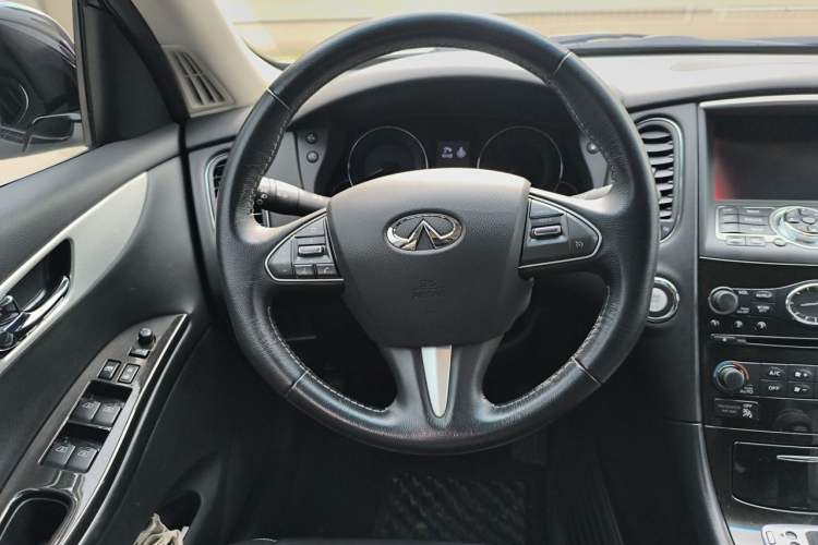 Used Infiniti QX50 2015 2.5L Enjoyment Edition Steering Wheel