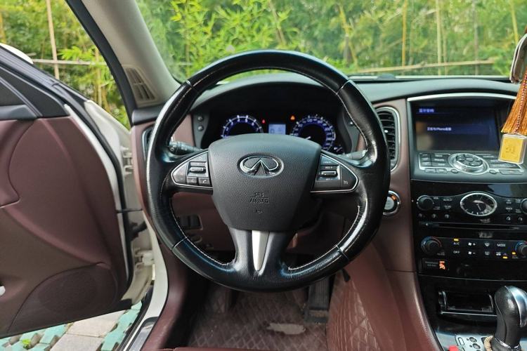 Used Infiniti QX50 2015 2.5L Enjoyment Edition Steering Wheel