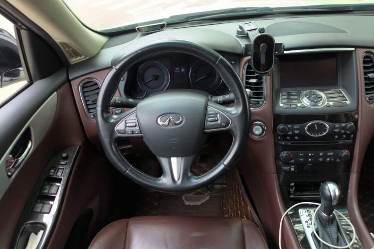 Used Infiniti QX50 2015 2.5L Enjoyment Edition Steering Wheel