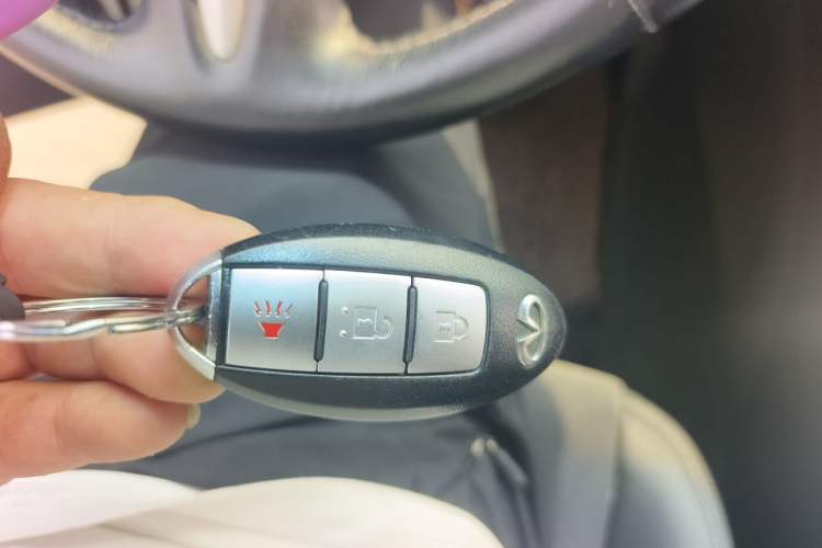 Used Infiniti QX50 2015 2.5L Comfort Edition Vehicle Key