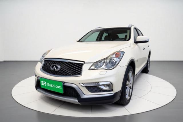 Ojetý Infiniti QX50 2015 2.5L Enjoyment Edition