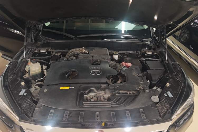 Used Infiniti QX50 2018 2.0T Two-Wheel Drive Fashion Edition Engine Bay