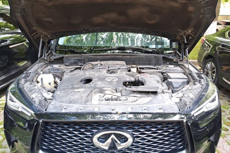 Used Infiniti QX50 2018 2.0T Two-Wheel Drive Fashion Edition Engine Bay