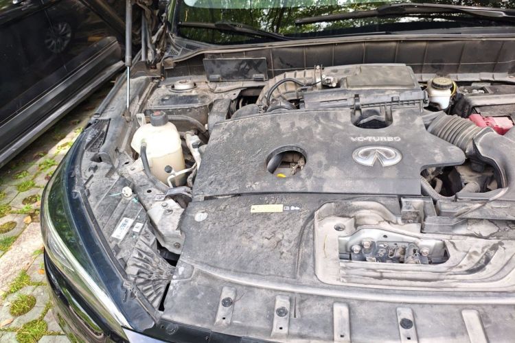 Used Infiniti QX50 2018 2.0T Two-Wheel Drive Fashion Edition Engine Bay Right
