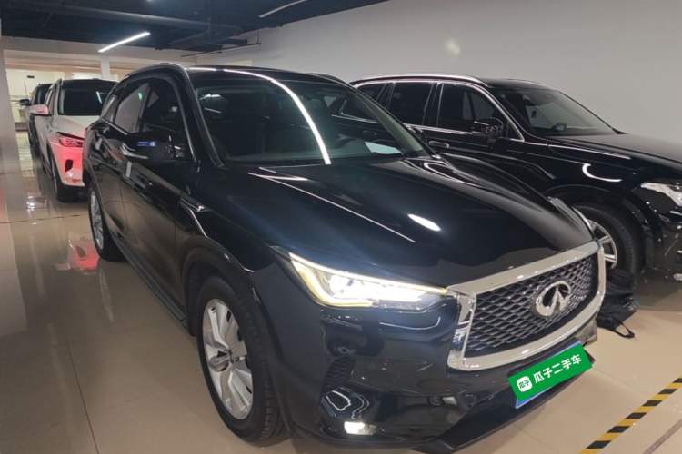 Used Infiniti QX50 2018 2.0T Two-Wheel Drive Fashion Edition Front Right 45 Deg