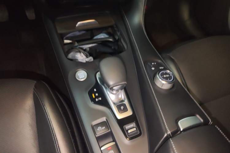 Used Infiniti QX50 2018 2.0T Two-Wheel Drive Fashion Edition Gear Lever