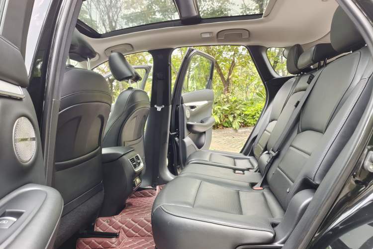 Used Infiniti QX50 2018 2.0T Four-Wheel Drive Elite Edition Interior 12