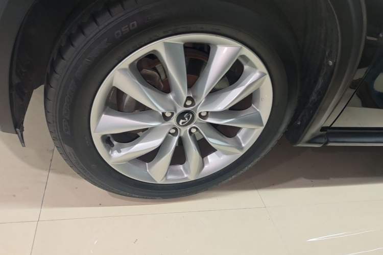 Used Infiniti QX50 2018 2.0T Two-Wheel Drive Fashion Edition Left Front Wheel Hub