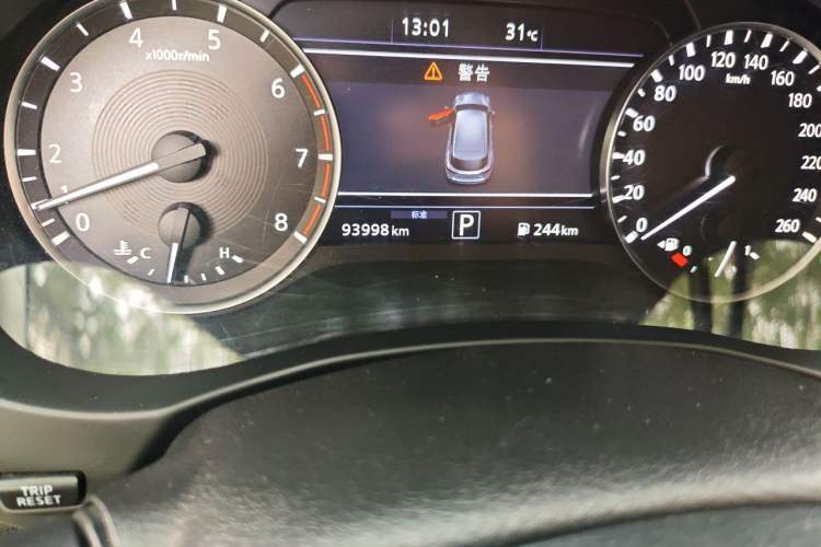 Used Infiniti QX50 2018 2.0T Two-Wheel Drive Fashion Edition Odometer Close Up