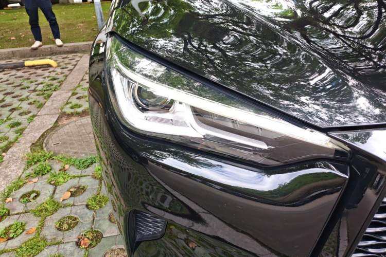 Used Infiniti QX50 2018 2.0T Two-Wheel Drive Fashion Edition Right Front Headlight