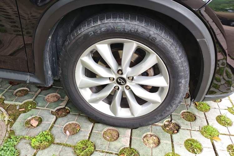 Used Infiniti QX50 2018 2.0T Two-Wheel Drive Fashion Edition Right Front Wheel Hub