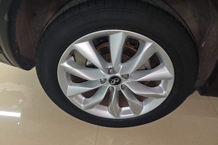 Used Infiniti QX50 2018 2.0T Two-Wheel Drive Fashion Edition Right Rear Wheel Hub