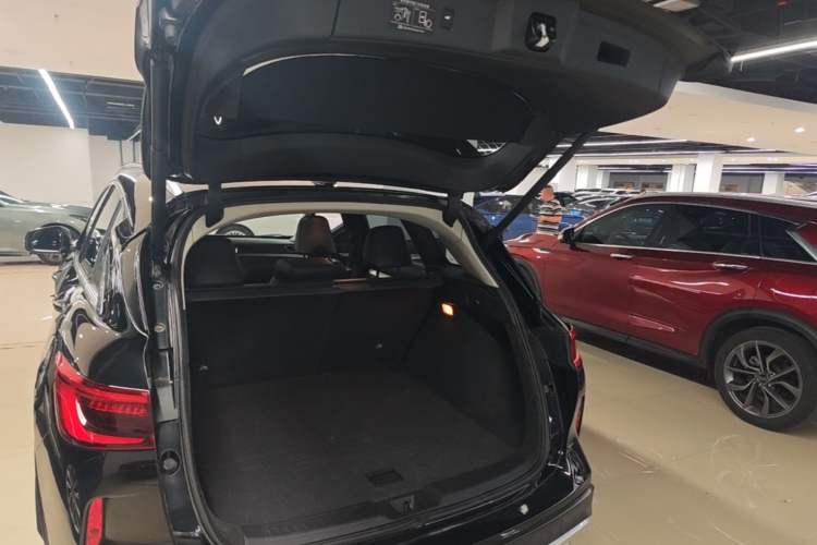 Used Infiniti QX50 2018 2.0T Two-Wheel Drive Fashion Edition Trunk