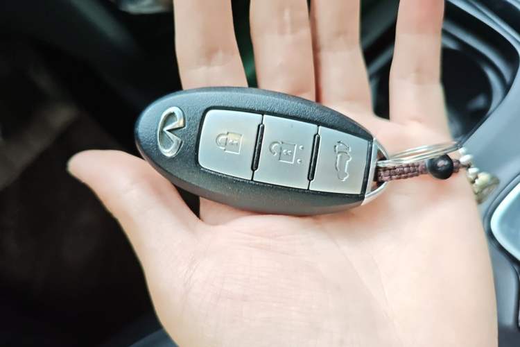 Used Infiniti QX50 2018 2.0T Two-Wheel Drive Fashion Edition Vehicle Key