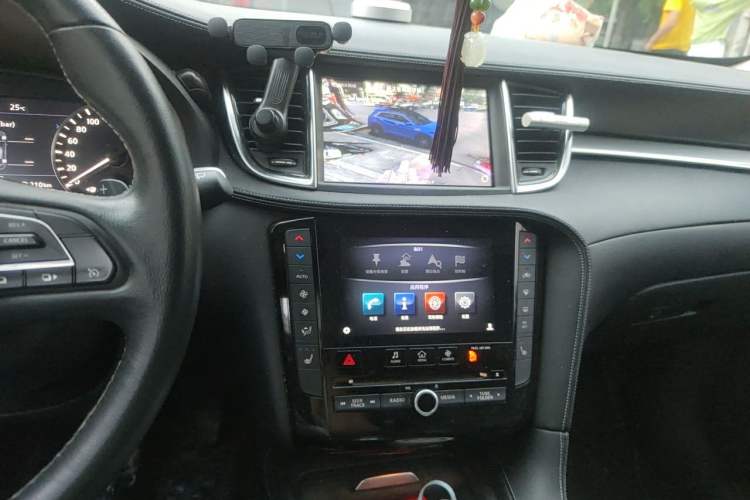 Used Infiniti QX50 2018 2.0T Four-Wheel Drive Elite Edition Audio And AC Panel