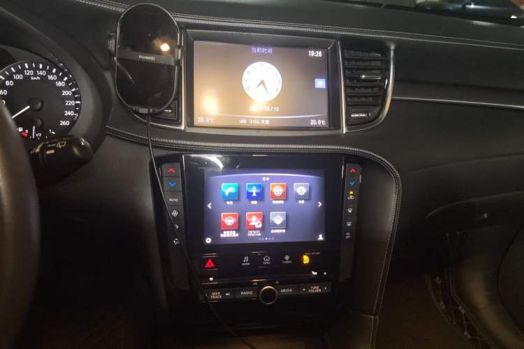 Used Infiniti QX50 2018 2.0T Two-Wheel-Drive Elite Edition Audio And AC Panel
