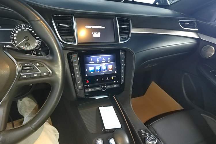 Used Infiniti QX50 2018 2.0T Four-Wheel Drive Luxury Edition Audio And AC Panel