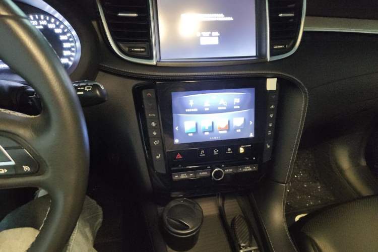 Used Infiniti QX50 2018 2.0T Four-Wheel Drive Elite Edition Audio And AC Panel