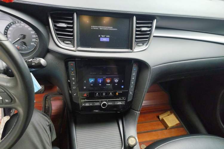 Used Infiniti QX50 2018 2.0T Four-Wheel Drive Elite Edition Audio And AC Panel