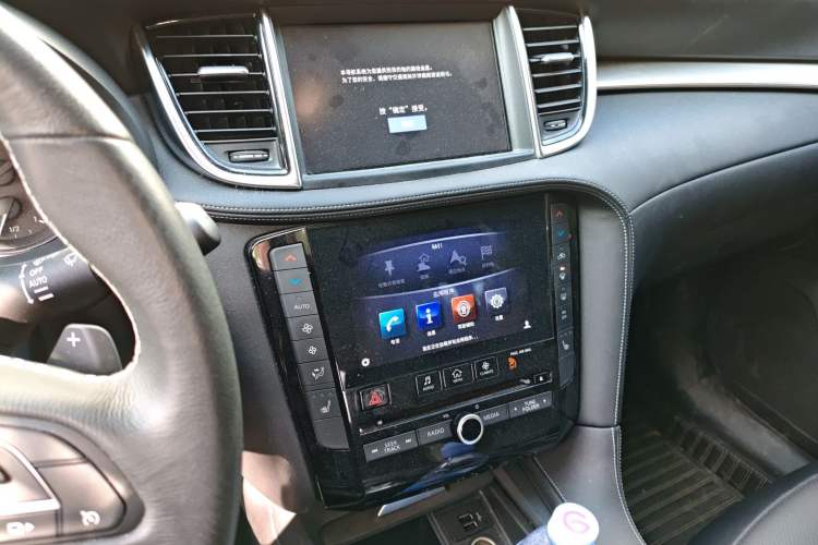 Used Infiniti QX50 2018 2.0T Four-Wheel Drive Elite Edition Audio And AC Panel