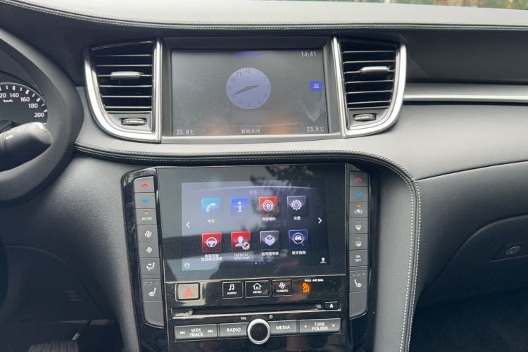 Used Infiniti QX50 2018 2.0T Two-Wheel Drive Fashion Edition Audio And AC Panel