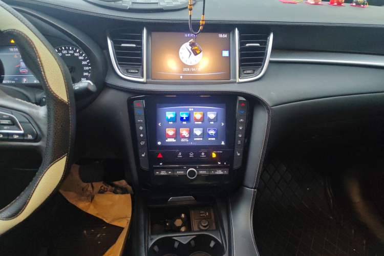 Used Infiniti QX50 2018 2.0T Two-Wheel Drive Fashion Edition Audio And AC Panel