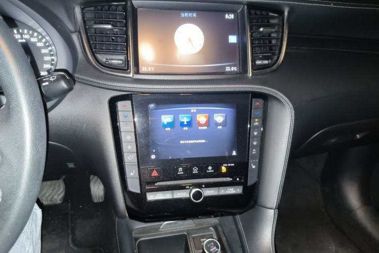 Used Infiniti QX50 2018 2.0T Two-Wheel Drive Fashion Edition Audio And AC Panel