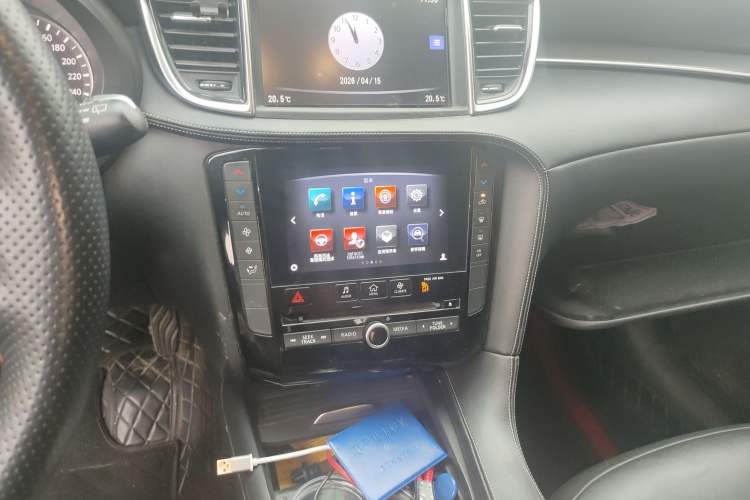 Used Infiniti QX50 2018 2.0T Two-Wheel-Drive Elite Edition Audio And AC Panel