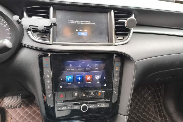 Used Infiniti QX50 2018 2.0T Four-Wheel Drive Smart Edition Audio And AC Panel