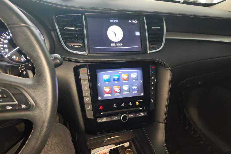 Used Infiniti QX50 2018 2.0T Two-Wheel Drive Fashion Edition Audio And AC Panel