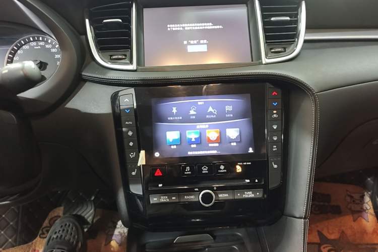 Used Infiniti QX50 2018 2.0T Four-Wheel Drive Elite Edition Audio And AC Panel