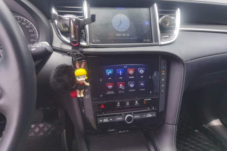 Used Infiniti QX50 2018 2.0T Two-Wheel-Drive Elite Edition Audio And AC Panel